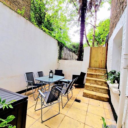 Spacious & Cosy 2 Bedroom Home Plus 2 Sofa-Beds With Private Entrance And Back Patio, 3 Min Walk To Earl'S Court Station Londen Buitenkant foto
