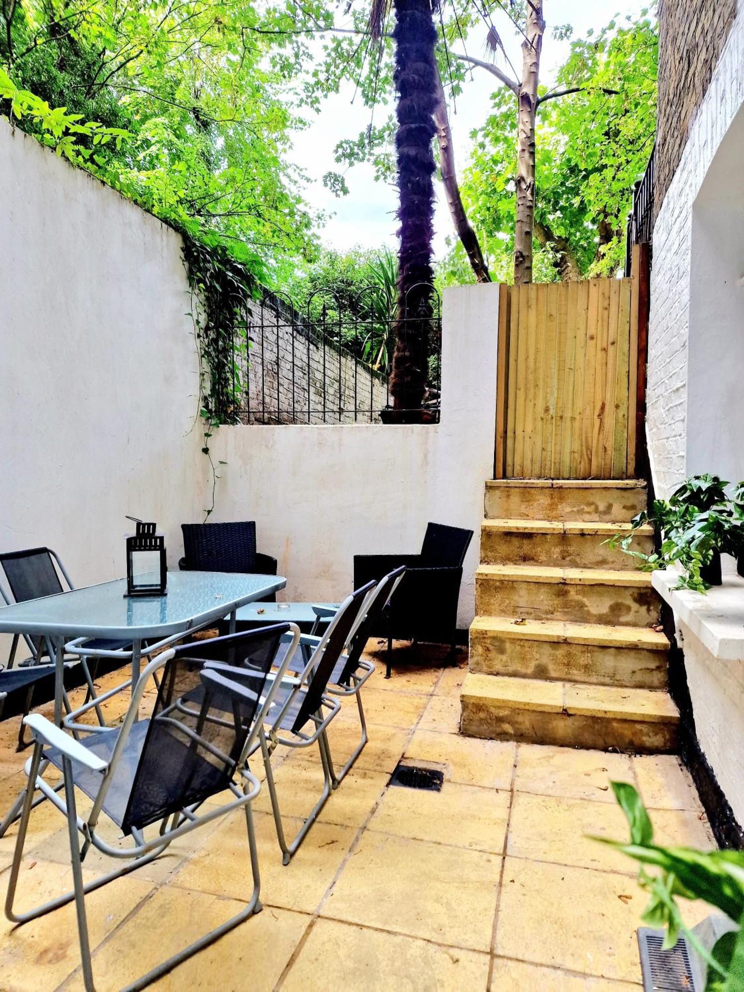 Spacious & Cosy 2 Bedroom Home Plus 2 Sofa-Beds With Private Entrance And Back Patio, 3 Min Walk To Earl'S Court Station Londen Buitenkant foto