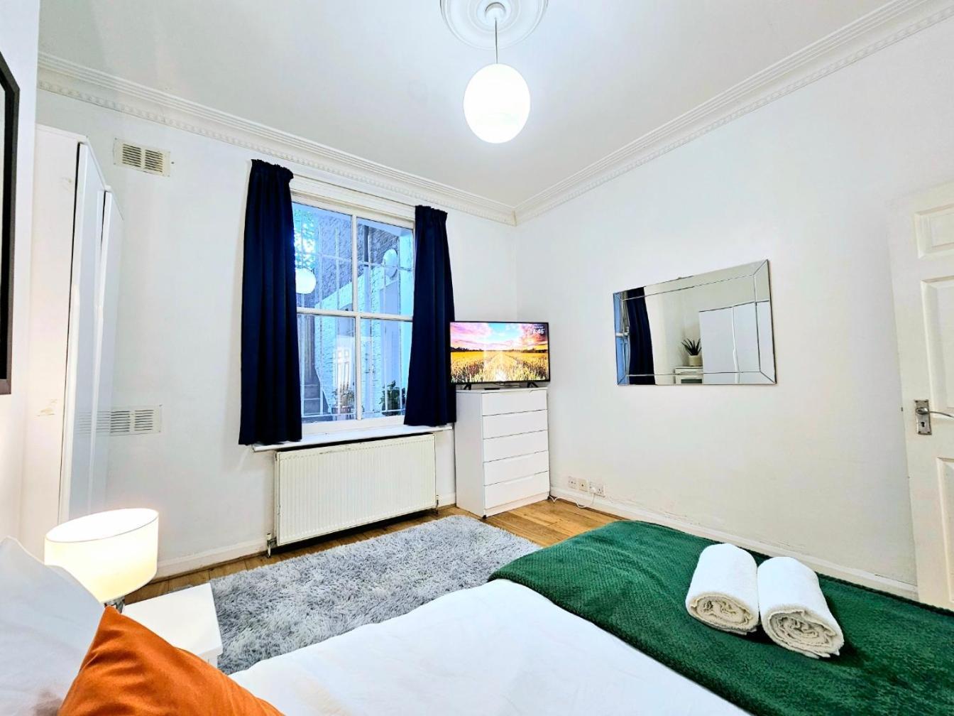 Spacious & Cosy 2 Bedroom Home Plus 2 Sofa-Beds With Private Entrance And Back Patio, 3 Min Walk To Earl'S Court Station Londen Buitenkant foto